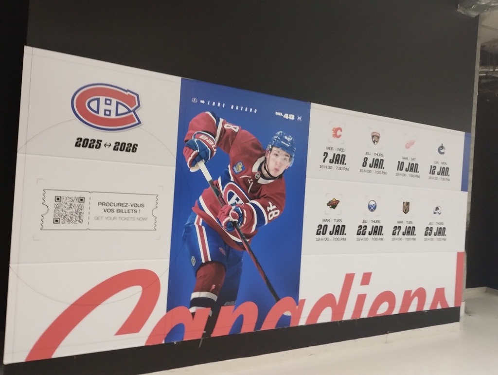 foto de un cartel promocionando los siguientes partidos de los Canadiens, el equipo de Montreal