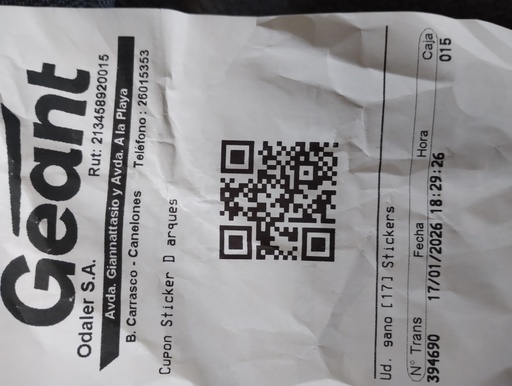 un ticket con QR para canjear stickers